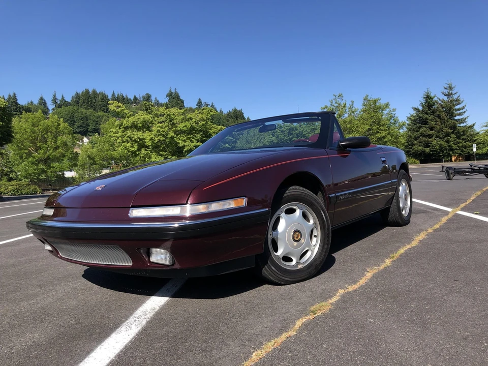 1990 Buick Reatta - Image 2 of 31