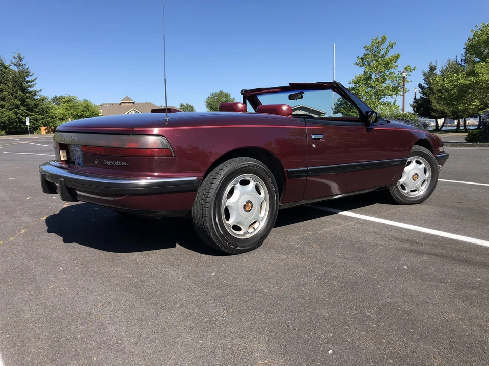 1990 Buick Reatta - Image 7 of 31