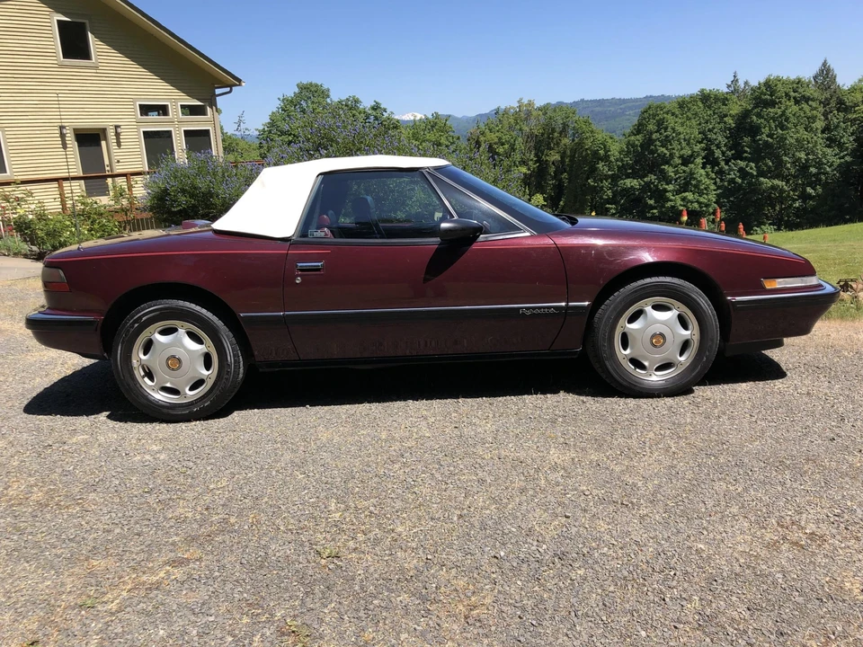 1990 Buick Reatta - Image 12 of 31