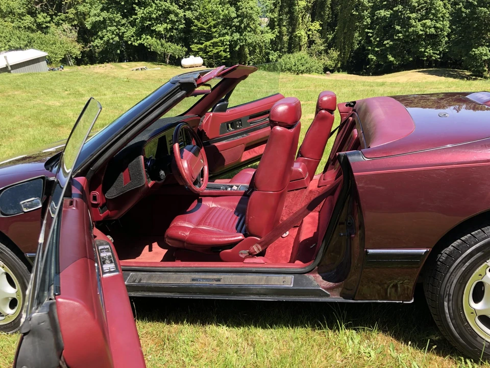 1990 Buick Reatta - Image 15 of 31