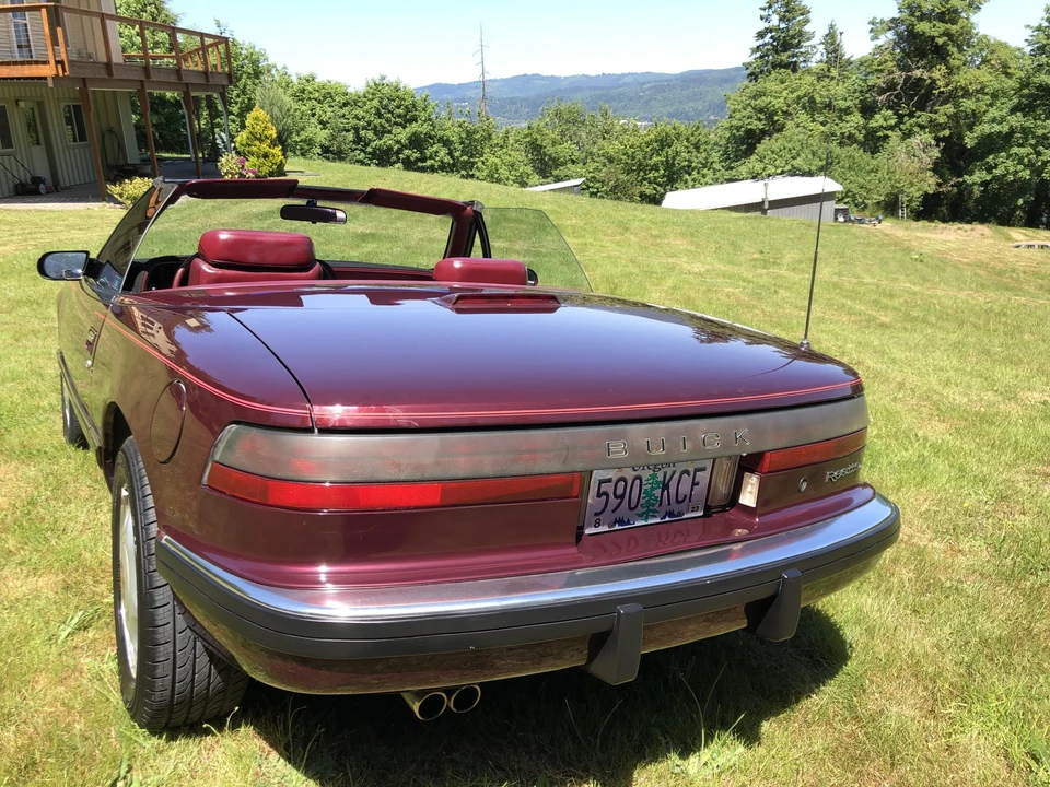1990 Buick Reatta - Image 6 of 31