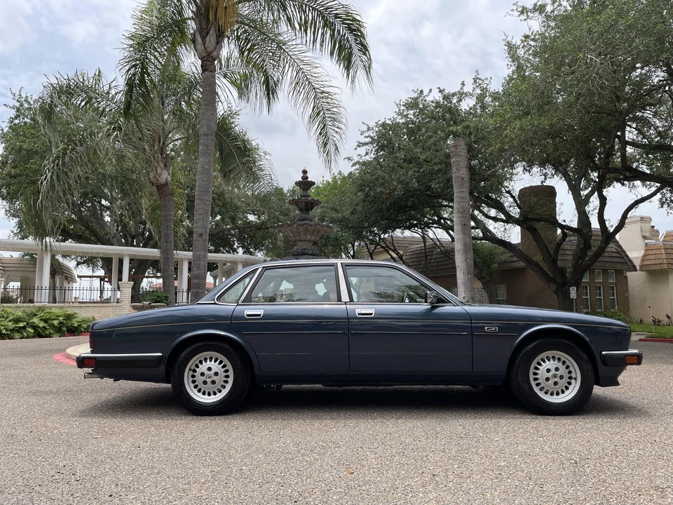 1991 Jaguar XJ Series 3 - Image 12 of 31