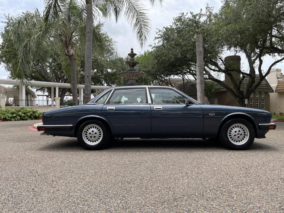 1991 Jaguar XJ Series 3 - Image 14 of 31