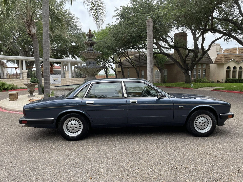 1991 Jaguar XJ Series 3 - Image 9 of 31