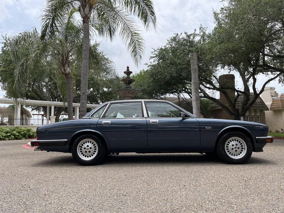 1991 Jaguar XJ Series 3 - Image 13 of 31