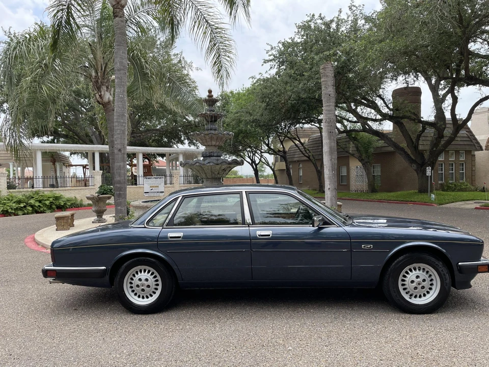 1991 Jaguar XJ Series 3 - Image 11 of 31