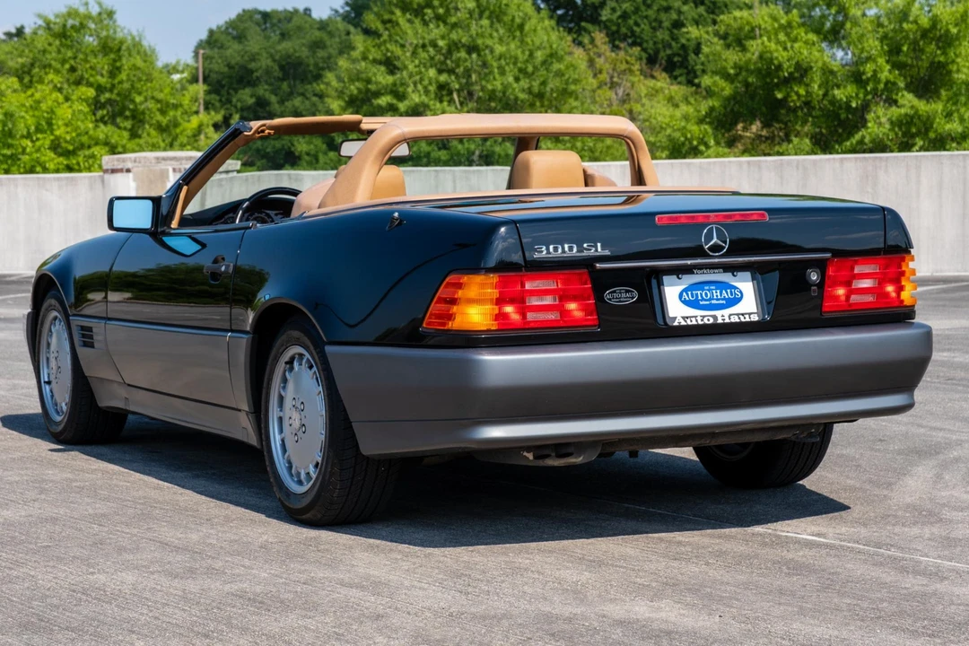 1991 Mercedes-Benz R129 SL-Class - Image 11 of 31