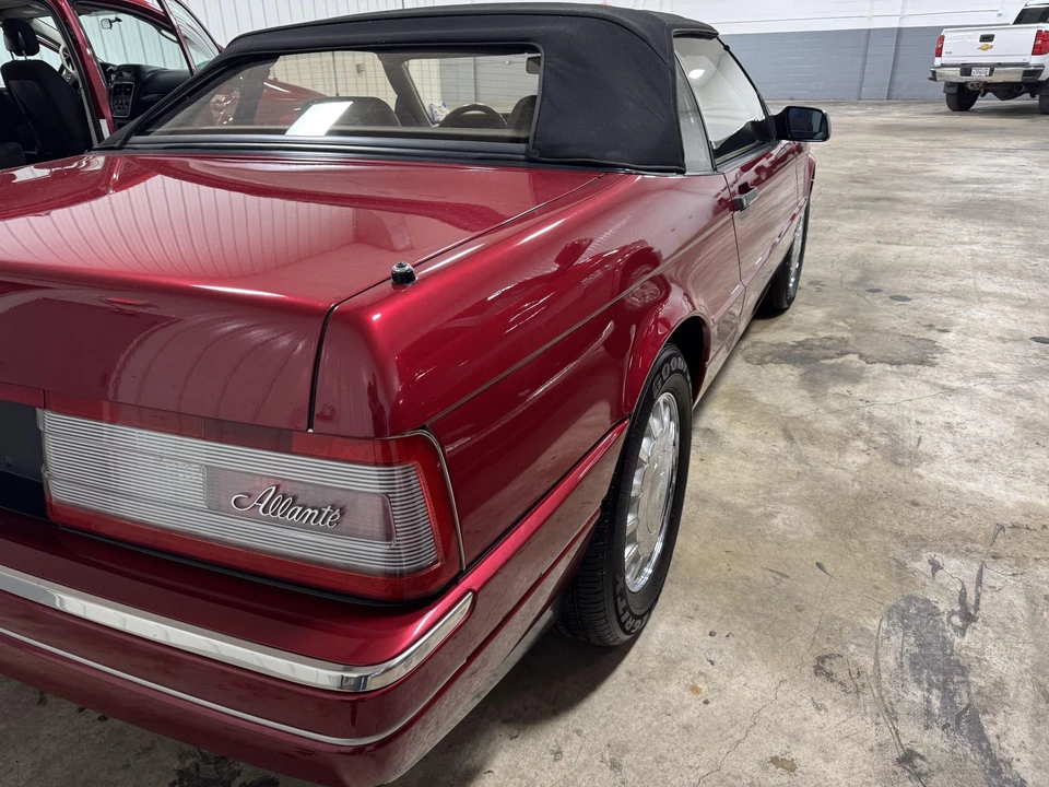 1993 Cadillac Allante - Image 20 of 31