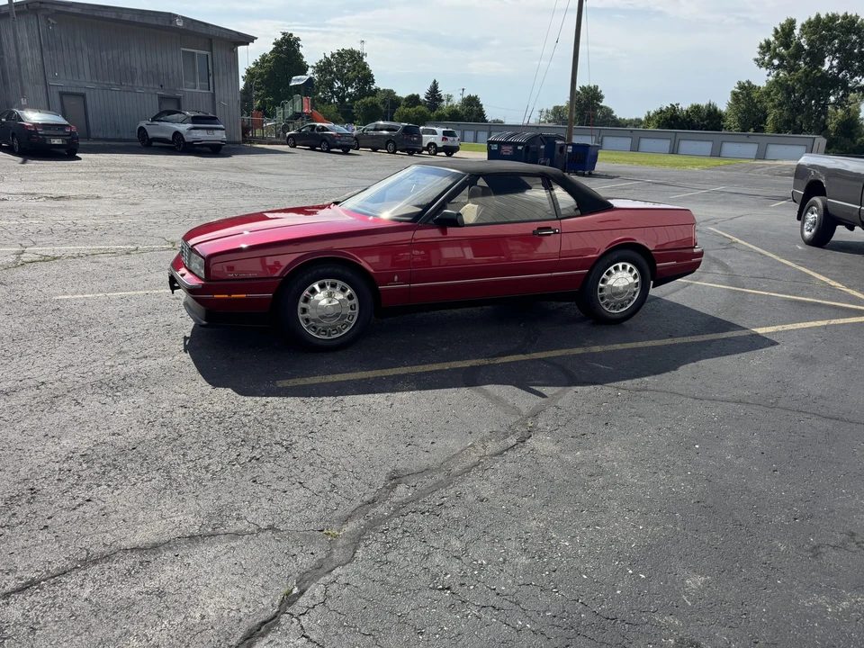 1993 Cadillac Allante - Image 3 of 31