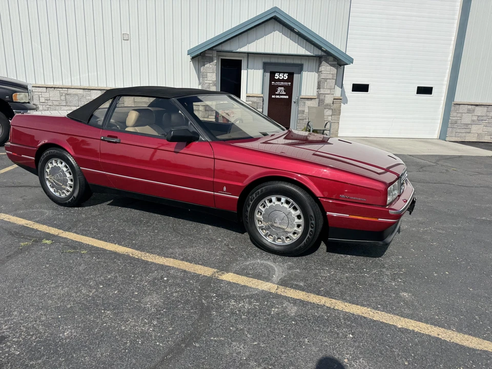 1993 Cadillac Allante - Image 9 of 31
