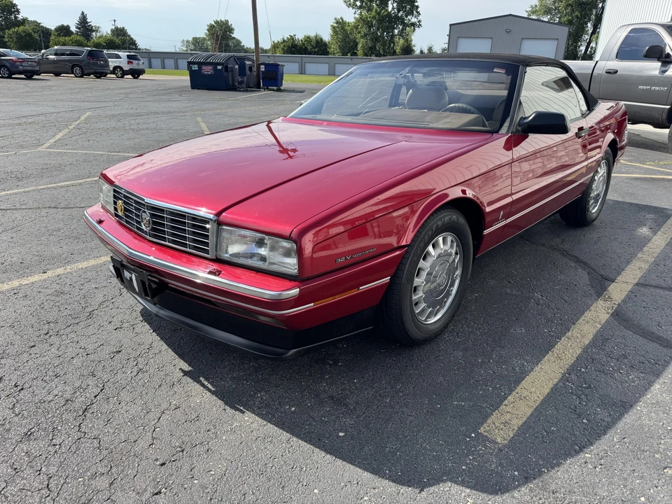 1993 Cadillac Allante - Image 2 of 31