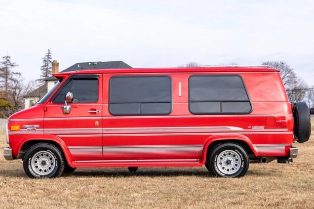 1994 Chevrolet G-Series Van - Image 3 of 8