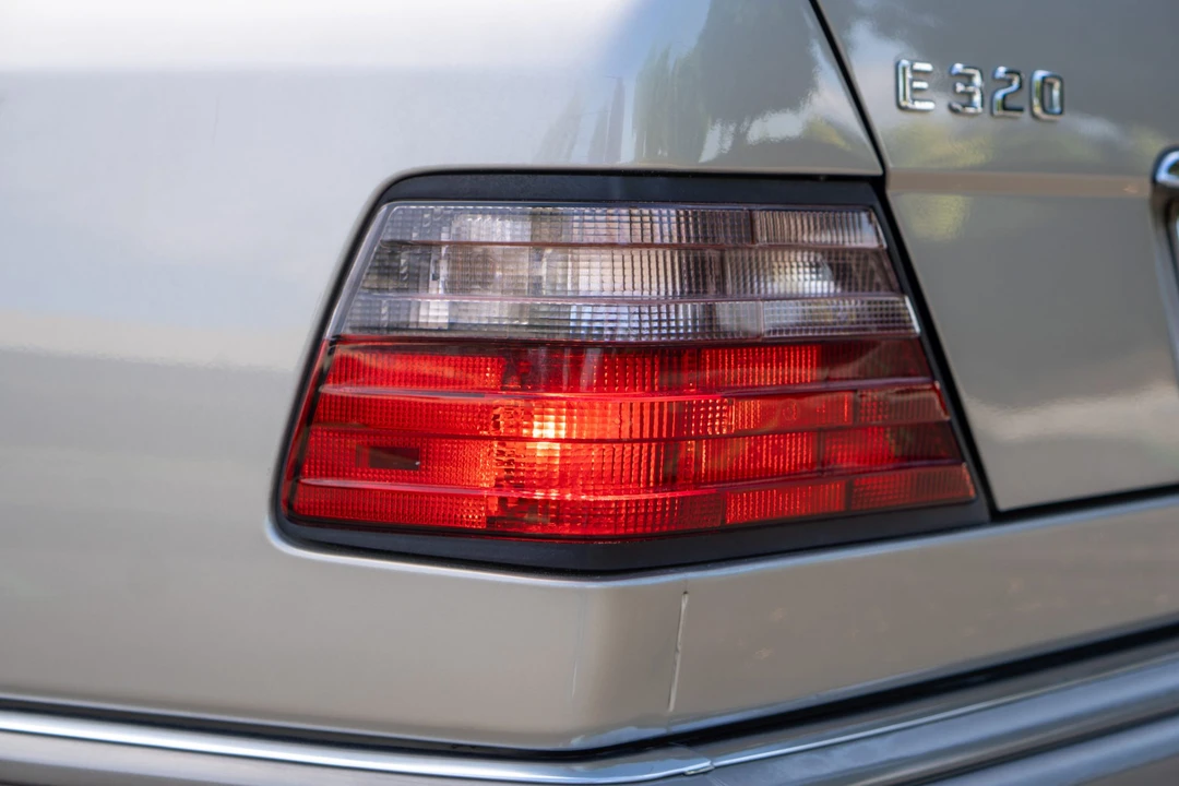 1994 Mercedes-Benz W124 E-Class - Image 24 of 31