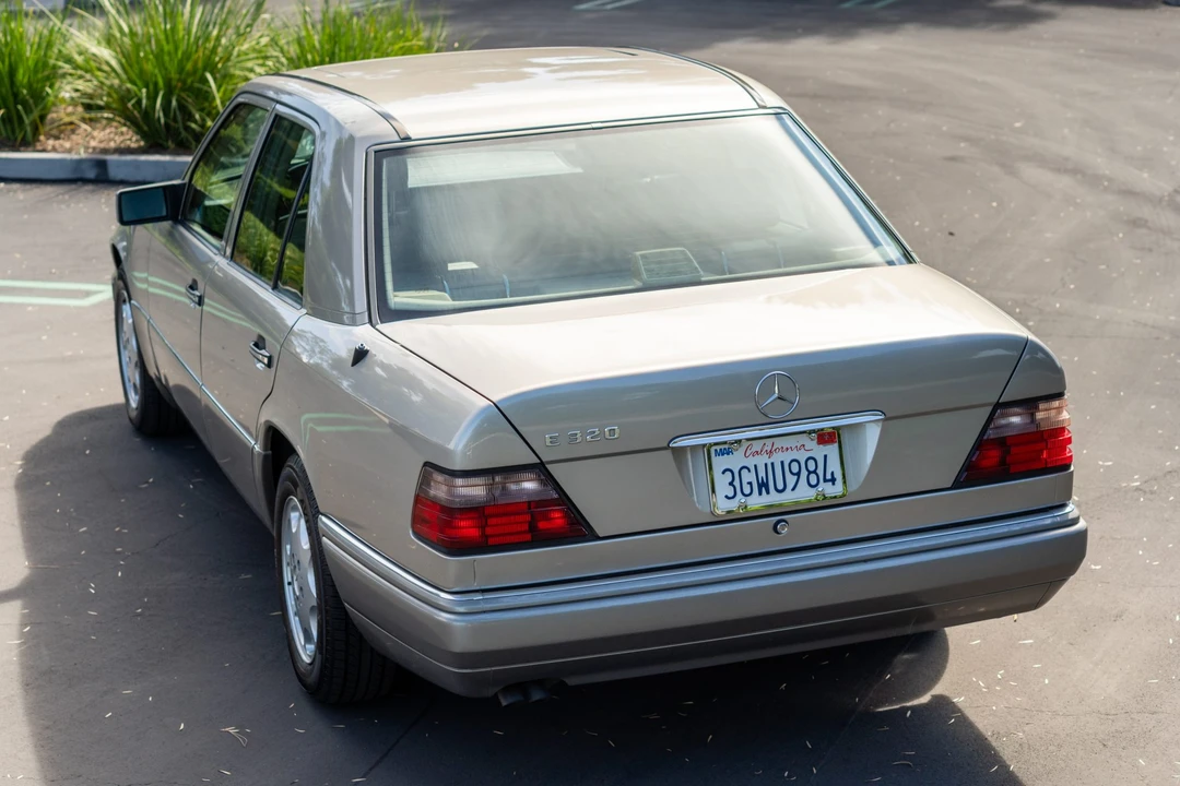 1994 Mercedes-Benz W124 E-Class - Image 8 of 31