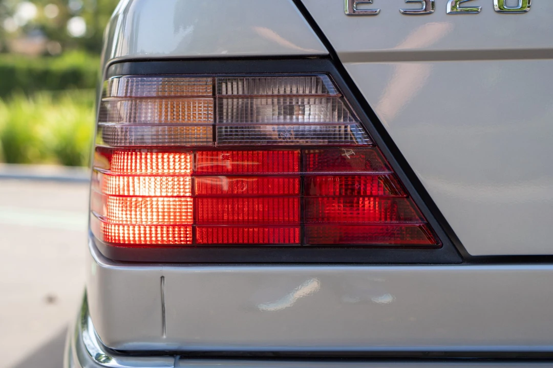 1994 Mercedes-Benz W124 E-Class - Image 26 of 31