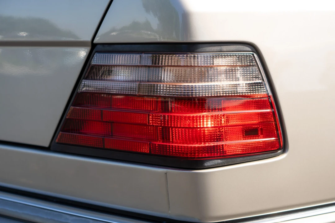 1994 Mercedes-Benz W124 E-Class - Image 25 of 31