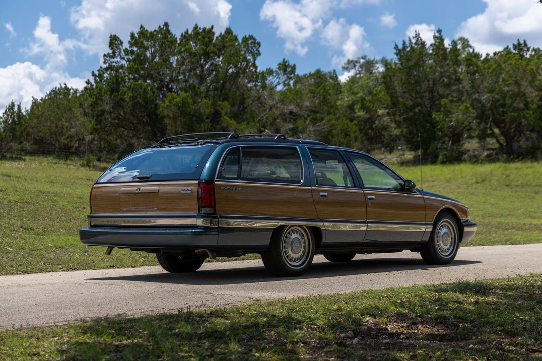 1995 Buick Roadmaster - Image 13 of 31