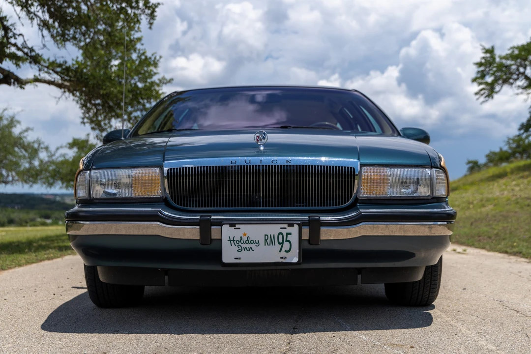 1995 Buick Roadmaster - Image 24 of 31