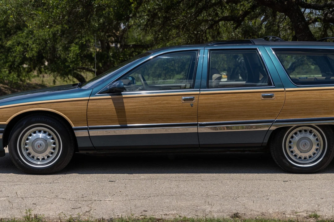 1995 Buick Roadmaster - Image 28 of 31