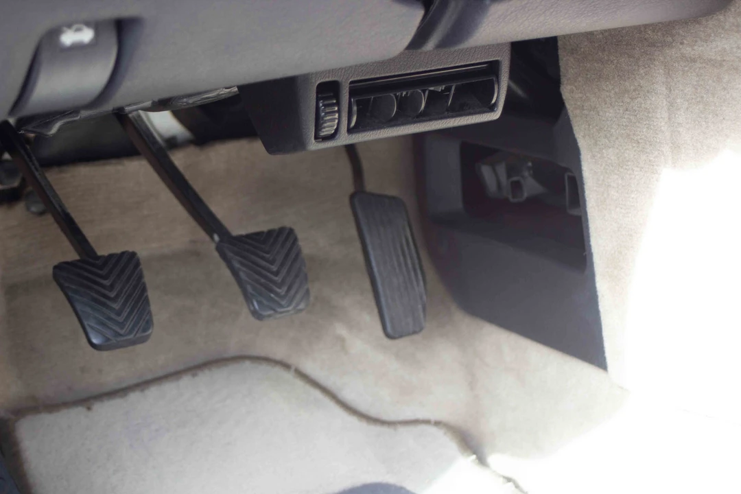 1995 Mitsubishi 3000GT Series 2 - Image 22 of 31