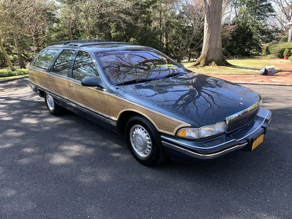 1996 Buick Roadmaster - Image 2 of 31