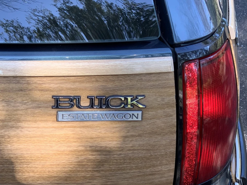 1996 Buick Roadmaster - Image 18 of 31