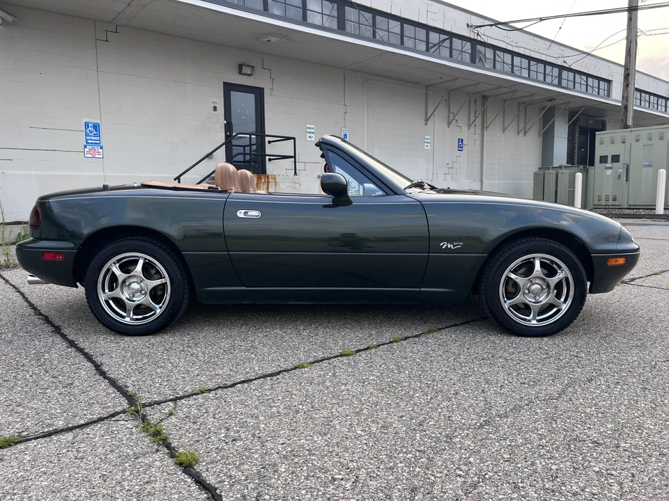 1997 Mazda NA MX-5 Miata - Image 24 of 31