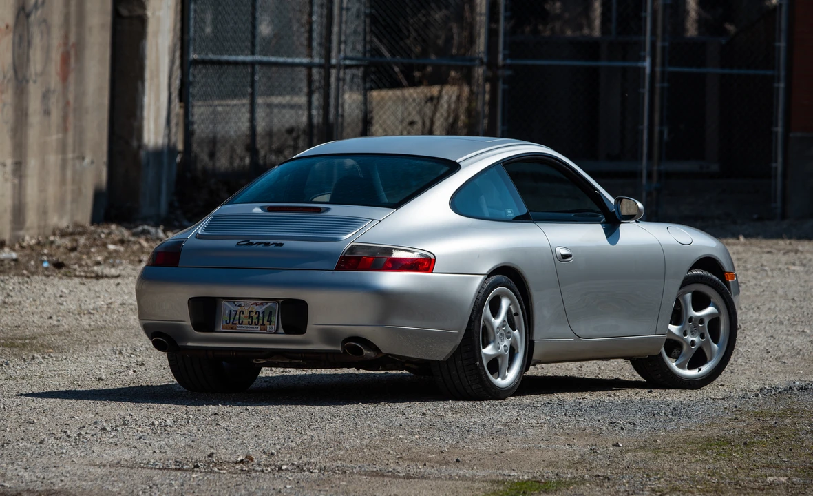 1999 Porsche 996 Carrera - Image 15 of 31