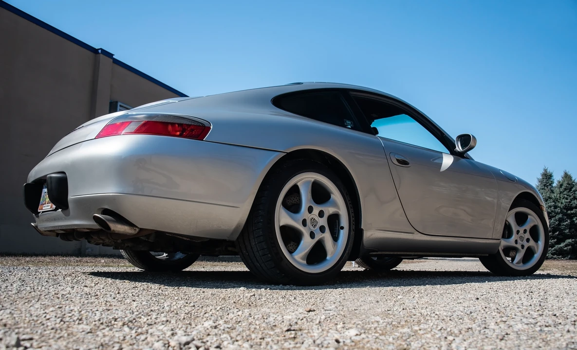 1999 Porsche 996 Carrera - Image 17 of 31