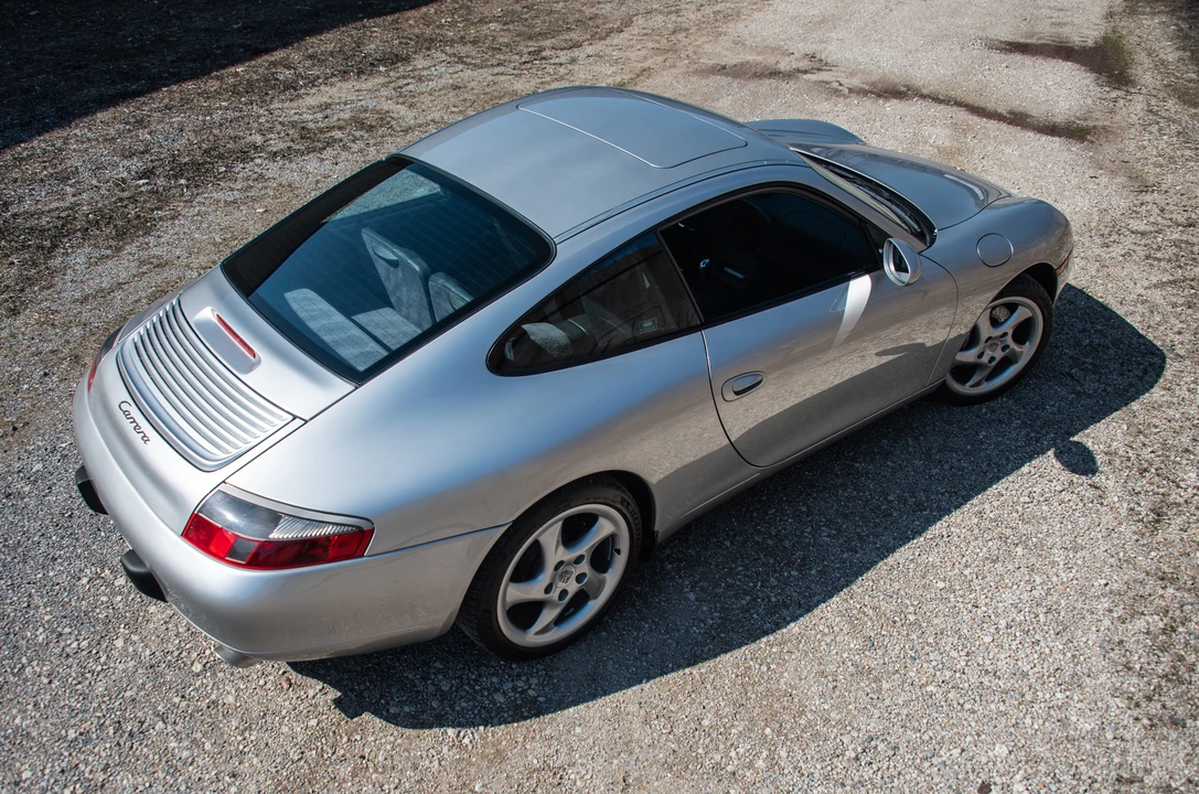 1999 Porsche 996 Carrera - Image 16 of 31