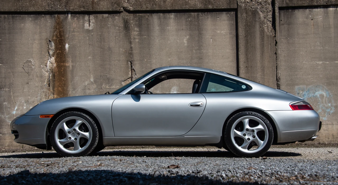 1999 Porsche 996 Carrera - Image 10 of 31