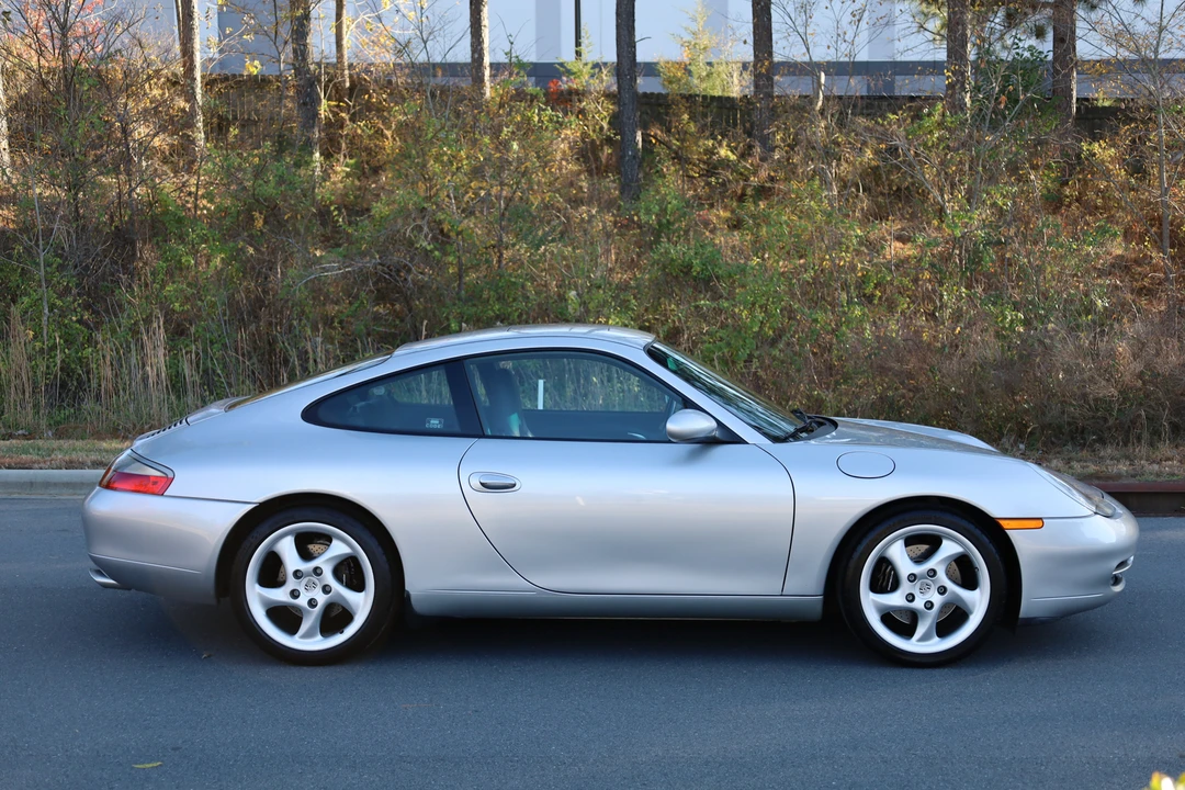 1999 Porsche 996 Carrera - Image 28 of 31