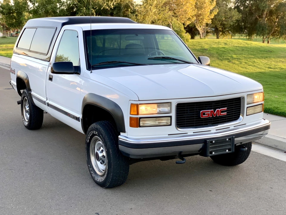2000 GMC Sierra 1st Gen - Image 11 of 31