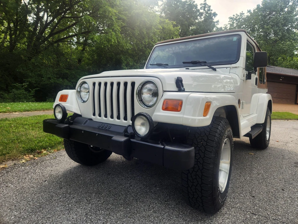 2000 Jeep TJ Wrangler - Image 2 of 31