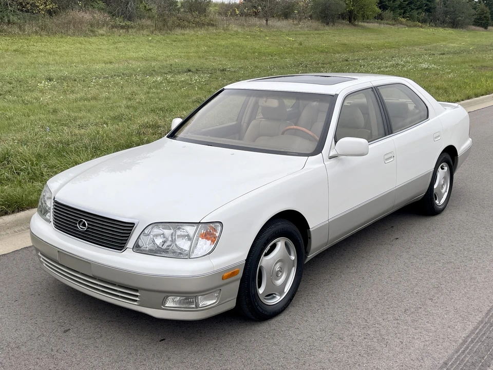 2000 Lexus LS 2nd Gen - Image 19 of 31