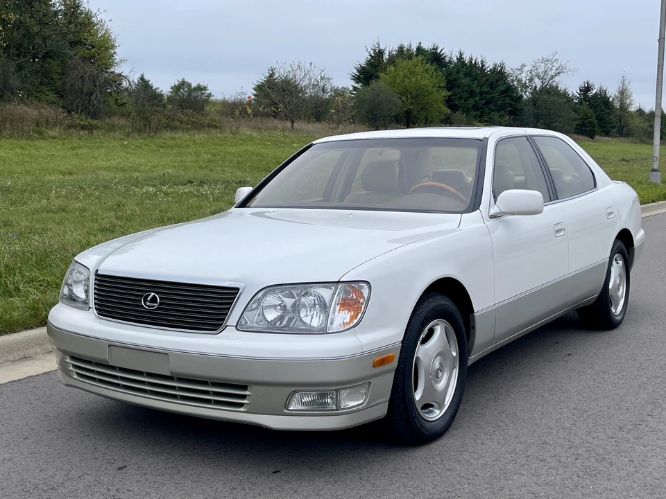 2000 Lexus LS 2nd Gen - Image 18 of 31