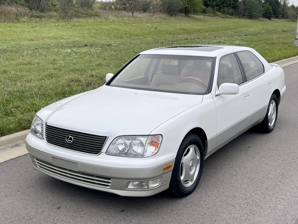 2000 Lexus LS 2nd Gen - Image 17 of 31