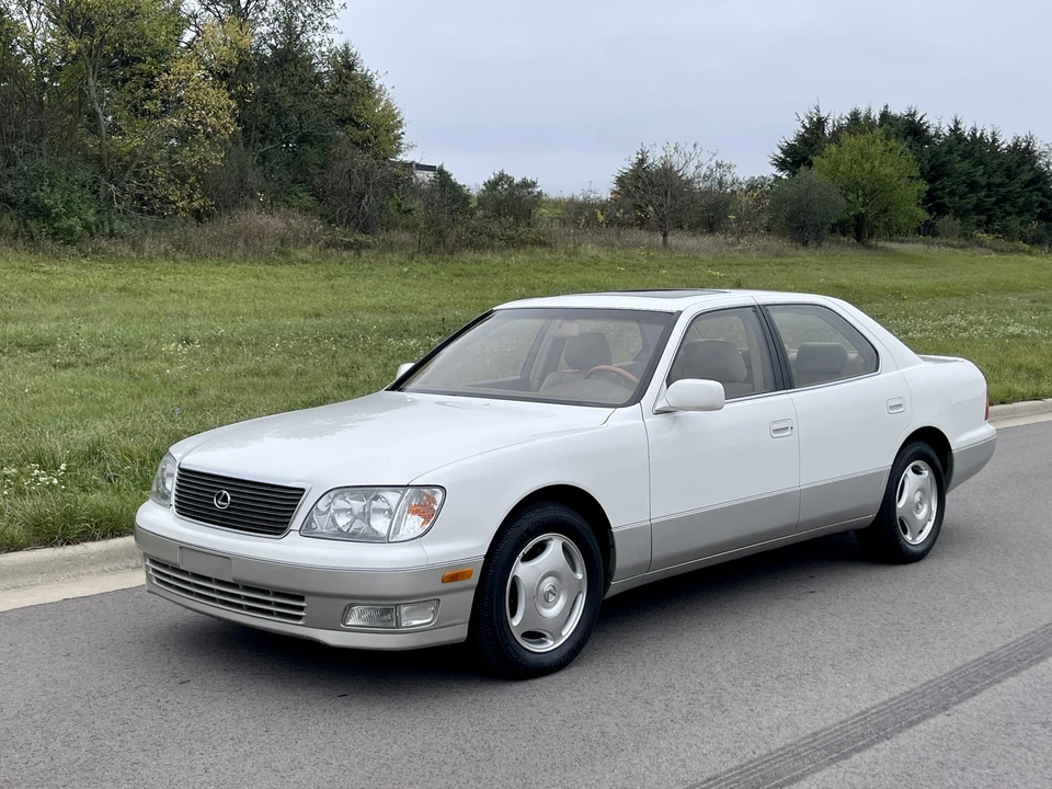 2000 Lexus LS 2nd Gen - Image 12 of 31