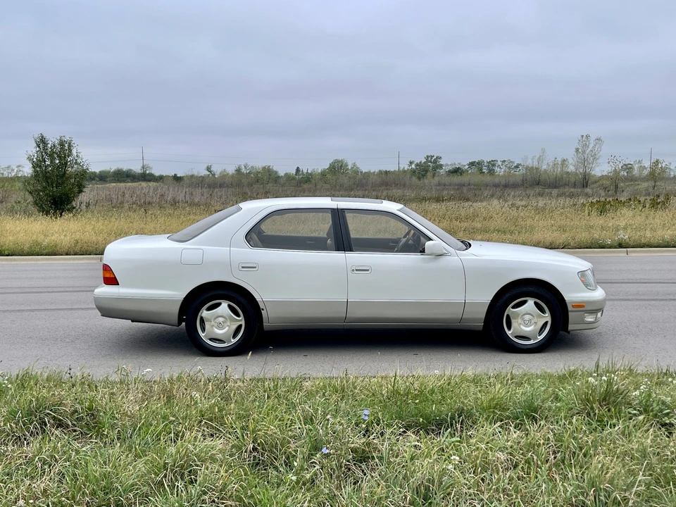 2000 Lexus LS 2nd Gen - Image 30 of 31