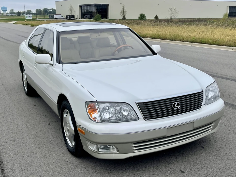 2000 Lexus LS 2nd Gen - Image 29 of 31