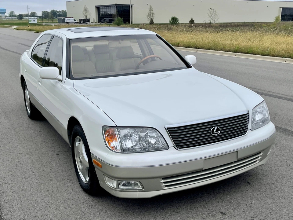 2000 Lexus LS 2nd Gen - Image 28 of 31