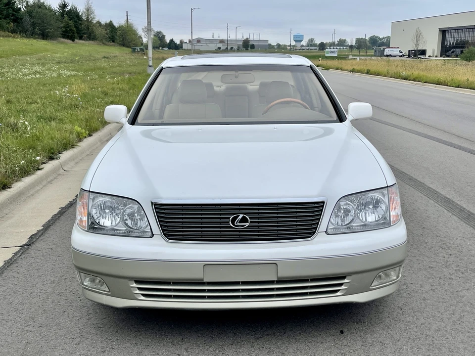 2000 Lexus LS 2nd Gen - Image 26 of 31