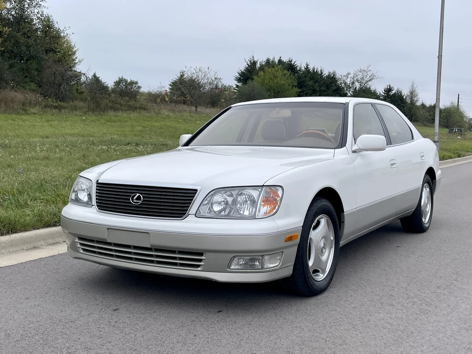 2000 Lexus LS 2nd Gen - Image 16 of 31