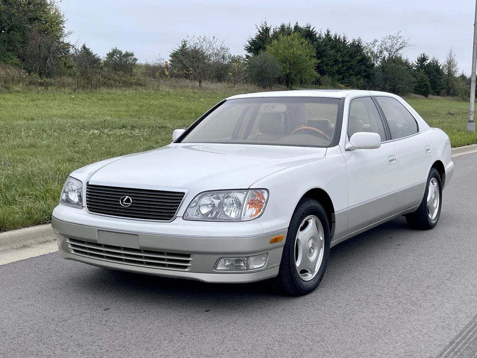 2000 Lexus LS 2nd Gen - Image 15 of 31