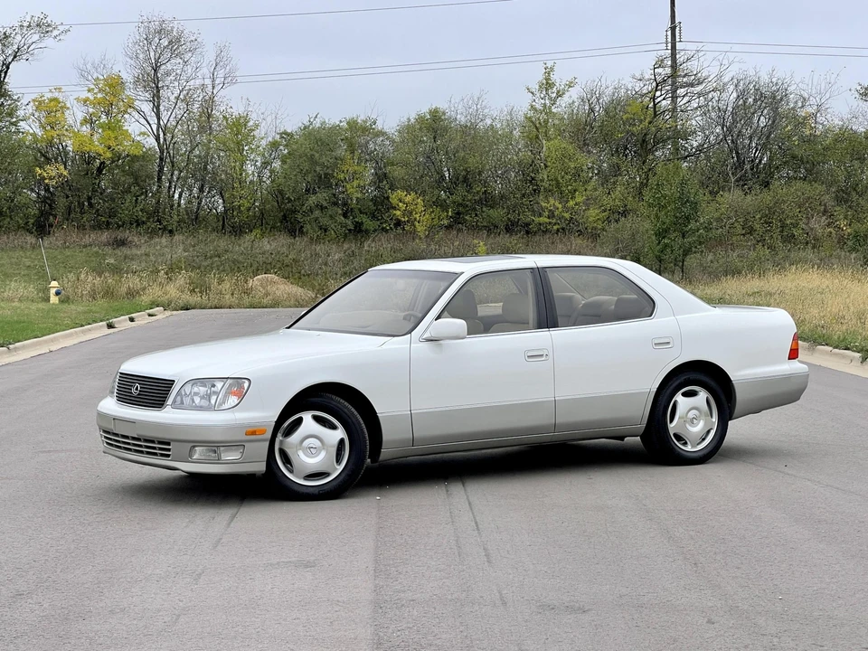 2000 Lexus LS 2nd Gen - Image 2 of 31