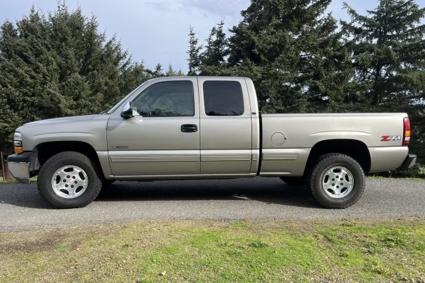 2001 Chevrolet Silverado 1st Gen - Image 3 of 7