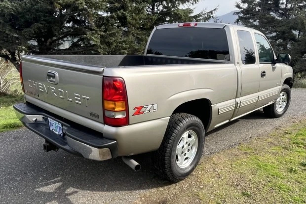 2001 Chevrolet Silverado 1st Gen - Image 2 of 7