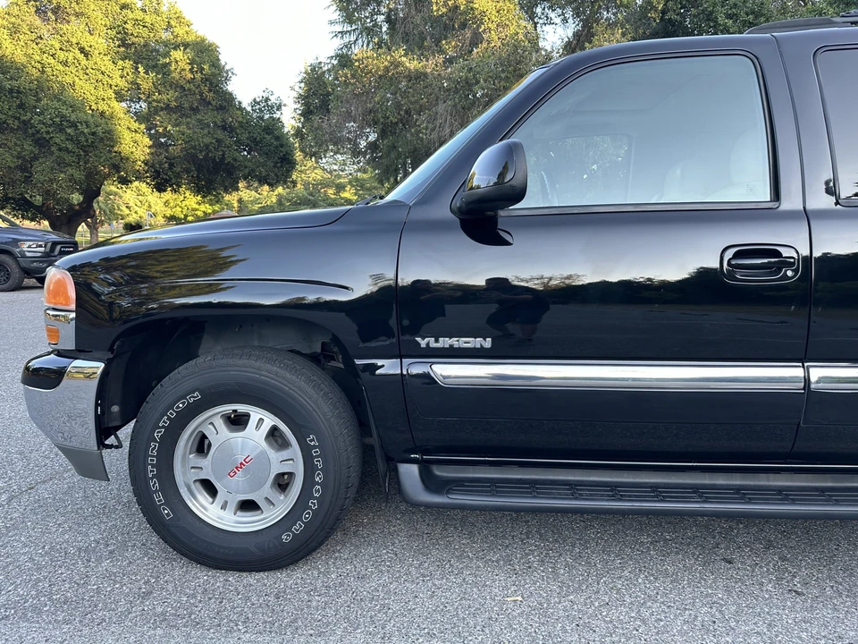 2001 GMC Yukon 2nd Gen - Image 11 of 31