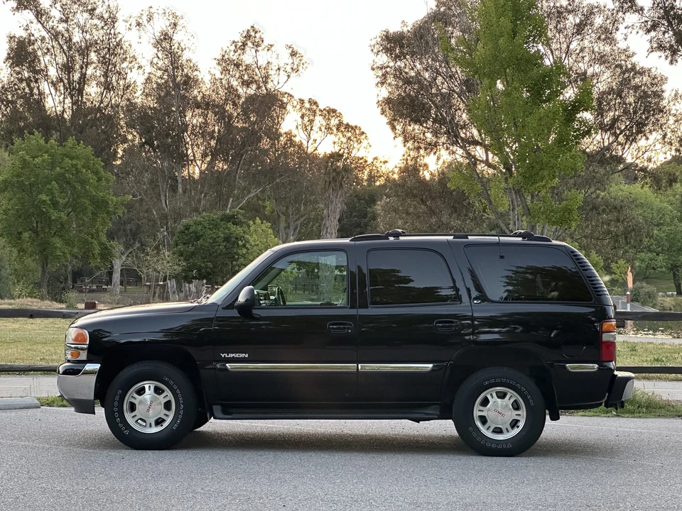 2001 GMC Yukon 2nd Gen - Image 3 of 31