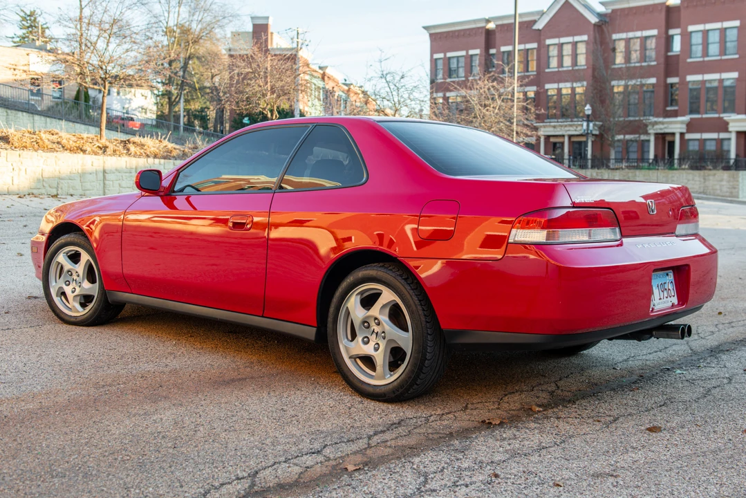 2001 Honda Prelude 5th Gen - Image 14 of 31